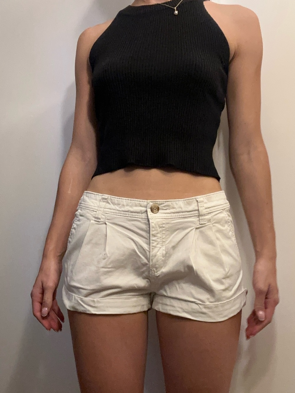 Abercrombie & Fitch White Pleated Cuffed Shorts